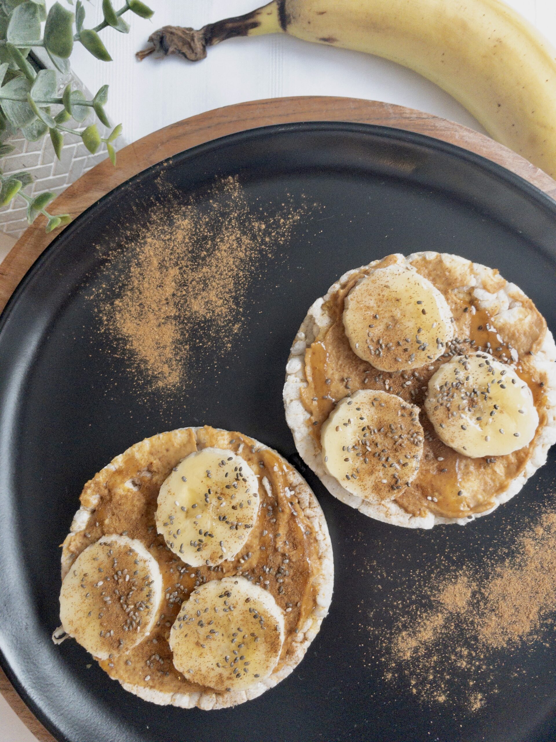 Rice Cakes With Peanut Butter & Banana - Maddy's Clean Eats