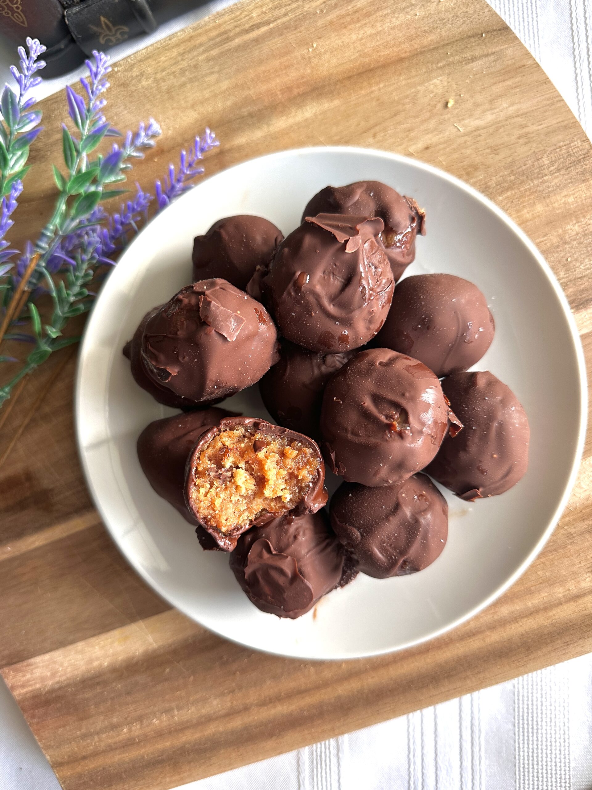 Healthy cookie dough bites