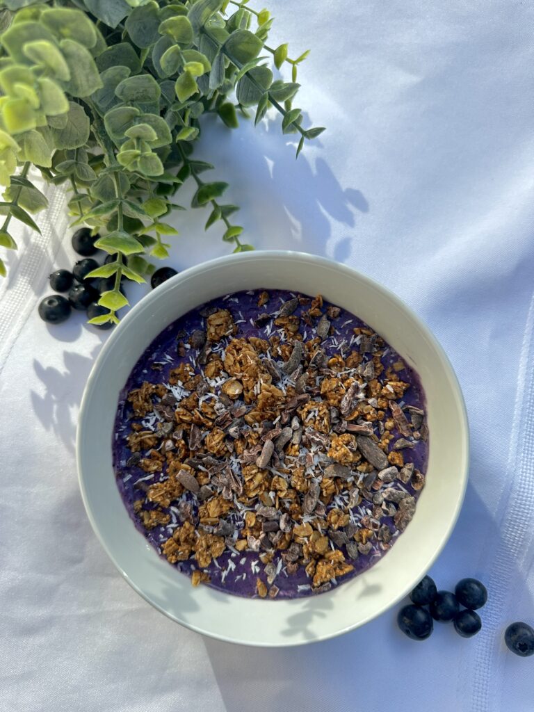 blueberry smoothie bowl
